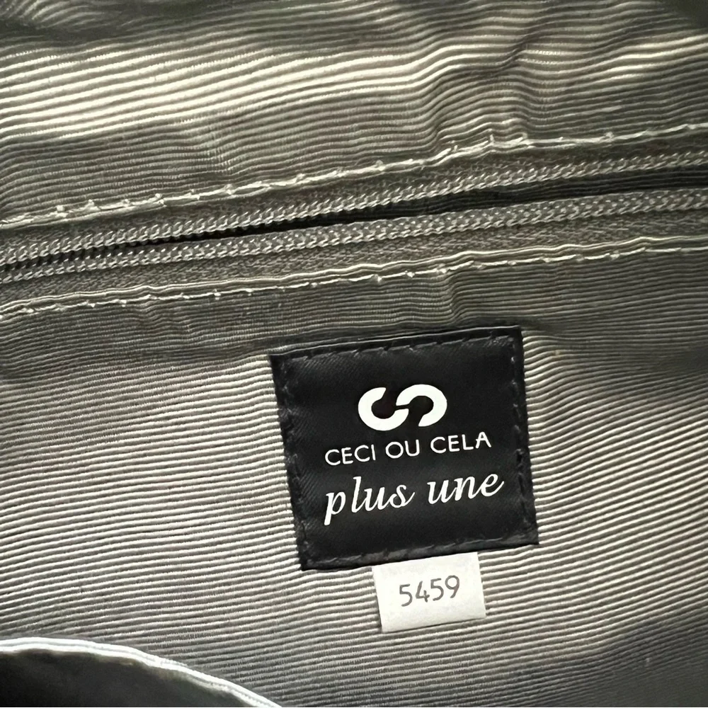 Ceci Ou Cela Plus Une Aqua Green Genuine Leather Shoulder/Hobo Bag